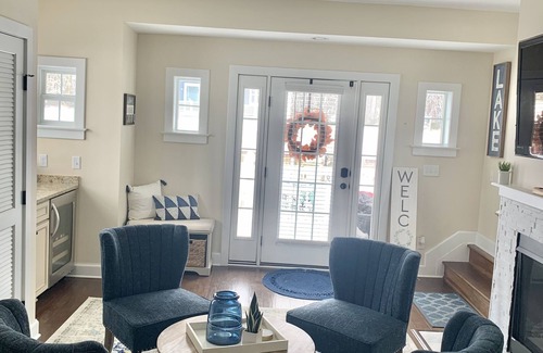 Summit Station House | Beautiful 3 story home on the lake, master suite's on 1st & 3rd floors.