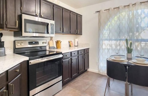 Chandler House | Beautiful! 3bdr Single-Story home - private pool