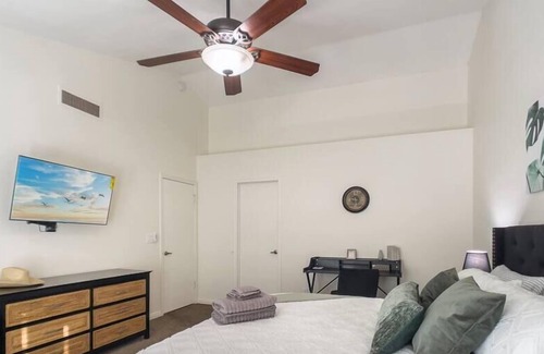 Chandler House | Beautiful! 3bdr Single-Story home - private pool