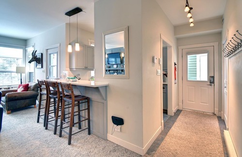 Tremblant-Les-Eaux Condo | Beautiful 3BR a short walk from Tremblant resort