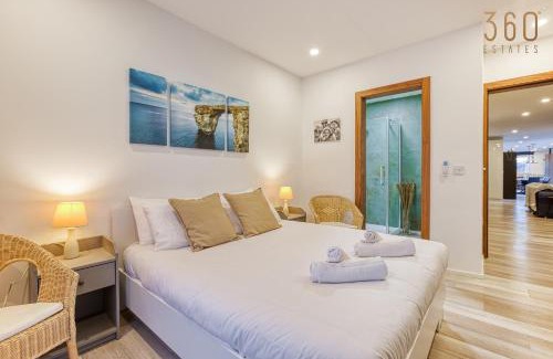 Marsaskala Apartment | Beautiful 3BR designer home with WIFI, AC and Balcony