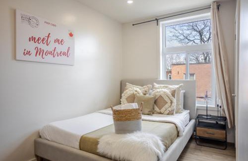 Cote-Des-Neiges—Notre-Dame-De-Grace Apartment | Beautiful 3BR Residence in MTL NDG