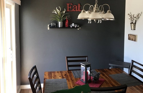 Ogden House | Beautiful 4 bed, 2bath home recommended for families, couples or singles.