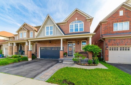 Halton Regional Municipality House | Beautiful 4 bed/3 Bath Home Away From Home