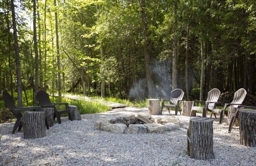 Baileys Harbor Cottage | Beautiful 4-bedroom cottage with AC, WiFi in enchanting Baileys Harbor