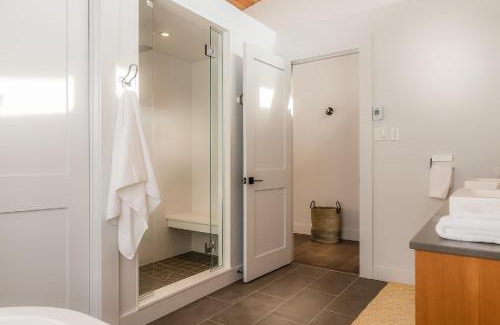 Mont-Tremblant Ski Chalet | Beautiful 4 Bedroom Chalet