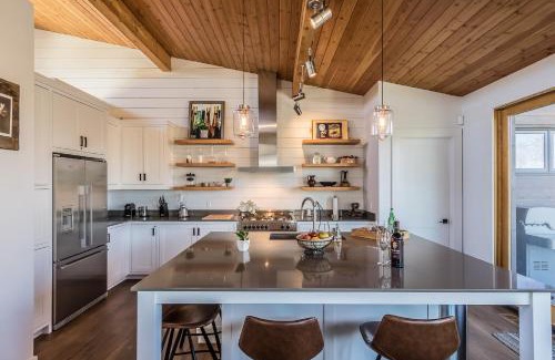 Mont-Tremblant Ski Chalet | Beautiful 4 Bedroom Chalet