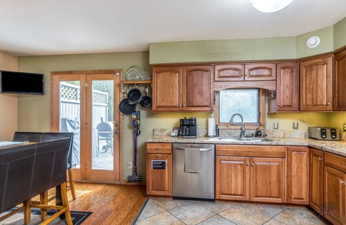 Fairbanks House | Beautiful 4 bedroom home w/large backyard