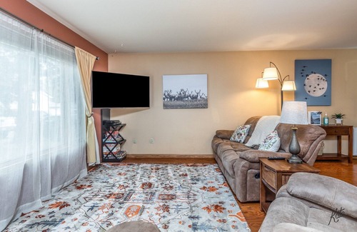 Fairbanks House | Beautiful 4 bedroom home w/large backyard