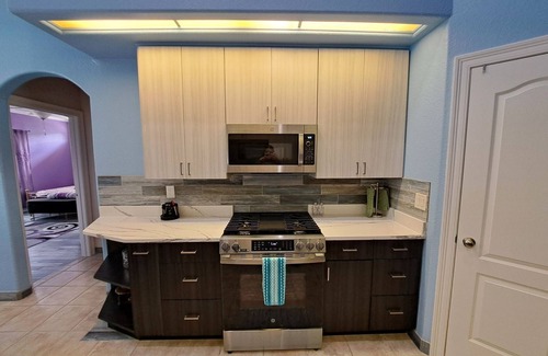 Creekwood House | Beautiful 4-bedroom house with POOL in sunny Pensacola with AC, WiFi