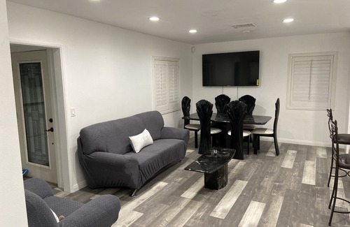 West Rancho Dominguez House | Beautiful 4 bedroom house that sleeps 8 people