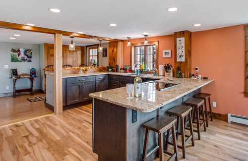 Newbury Other | Beautiful 4 bedroom-sleeps 9 Close to Mountains,Lakes -5 mi to Sunapee w/view