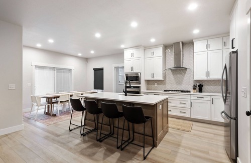 West Jordan House | Beautiful 4 Bedroom Luxury Home