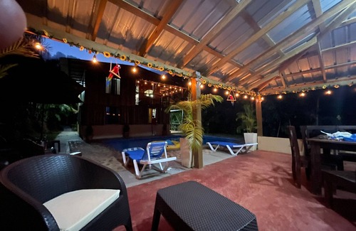 Manabao Cabin | Beautiful 4 bedroom villa with mountain views 2 mins from river