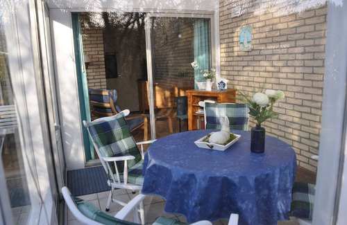 De Koog House | Beautiful 4 pers. Bungalow with conservatory in De Koog on Texel, The Netherlands
