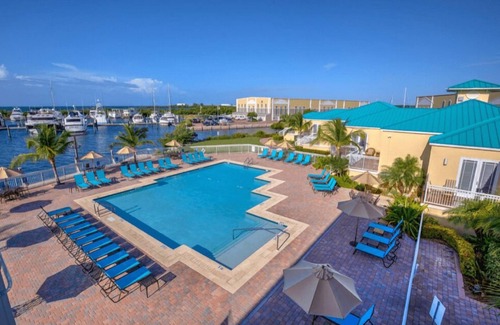 Key West Boat Rental | Beautiful 43 ' sportfish yacht