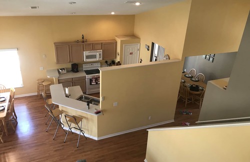 Lake Davenport Estates House | Beautiful 5 Bedroom House with pool near all parks!