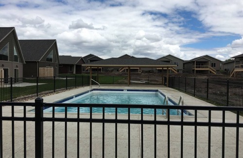 Spirit Lake House | Beautiful 5 BR cabin