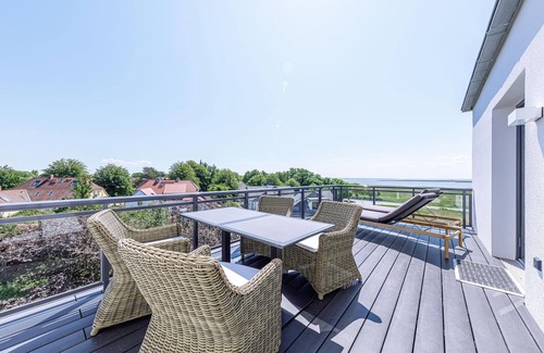 Ostseebad Wustrow Apartment | Beautiful 5-star Boddendeck vacation apartment with balcony in the south wing