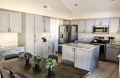 Dobson Woods House | Beautiful 5BR Retreat w/Heated Pool – Sleeps 16