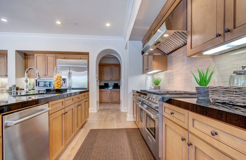 Orchard Hills House | Beautiful 6,244sqft SoCal Luxury Vacation Home