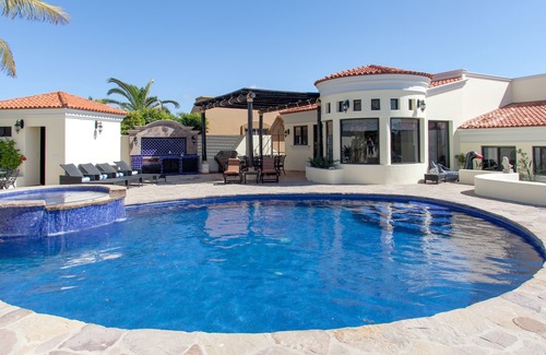 Cabo Bello Villa | BEAUTIFUL 6 BEDROOM VILLA WITH PRIVATE POOL
