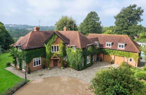 Maidstone House | Beautiful 6 Bedroom Home with Pool & Hot Tub