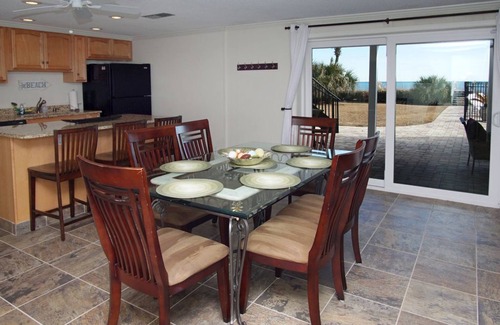 Golden Mile House | Beautiful 7 BD oceanfront house with a private pool located on the Golden Mile