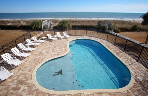 Golden Mile House | Beautiful 7 BD oceanfront house with a private pool located on the Golden Mile
