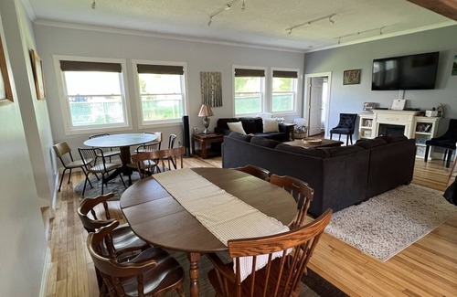 Pittsfield House | Beautiful 8 Bedroom, Walk to Lake, Jetted Hot Tub, Fireplace, & Pool Table