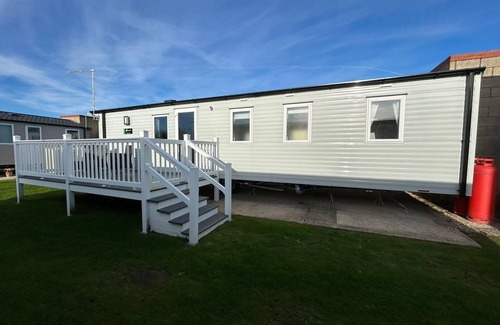 Walton on the Naze House | Beautiful 8 berth caravan with decking at Naze Marine Holiday Park ref 17344BR