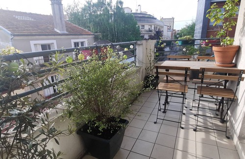Les Lilas Apartment | Beautiful 90 m2 apartment with modern balconies 2 minutes from the metro, 5 minutes from Paris Ideal for families
