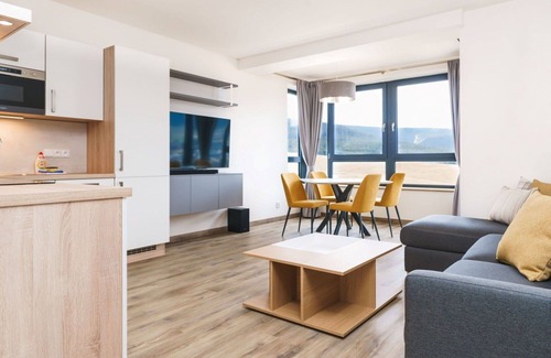 Loucna Pod Klinovcem Apartment | Beautiful apartment for 6 guests with WIFI, TV and balcony