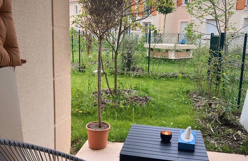 Bussy-Saint-Georges Apartment | Beautiful apartment with terrace and garden