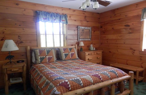 The Glen Cabin | Beautiful Adirondack Lodge just 15 Minutes from Gore Mt ski area & Lake George