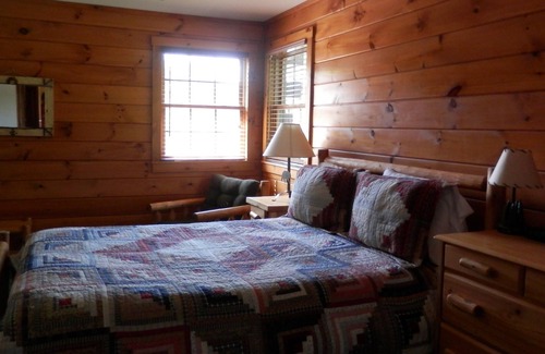 The Glen Cabin | Beautiful Adirondack Lodge just 15 Minutes from Gore Mt ski area & Lake George