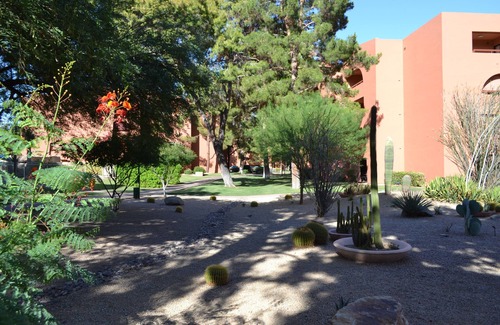 Paradise Valley Village Condo | Beautiful Anasazi Village Condo-Close to Shopping, Dining, Golf