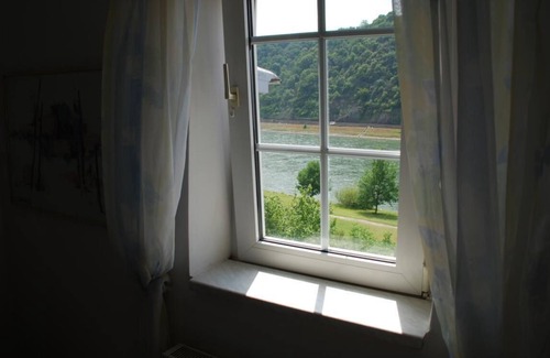Sankt Goarshausen Apartment | Beautiful and cozy apartment with a view of the Rhine and greenery