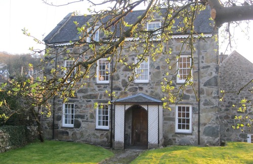 Dolgellau House | Beautiful and Historic Grade II* Town House in the Centre of Dolgellau