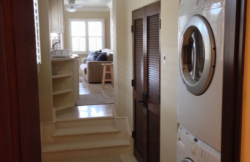 The Strand Apartment | Beautiful and newer across the street from the beach