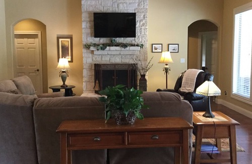 Bulverde House | Beautiful and Private Hill Country Home with Great View on 4 lovely acres!