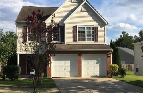Fuquay-Varina House | Beautiful and Relaxing Home in Fuquay-Varina