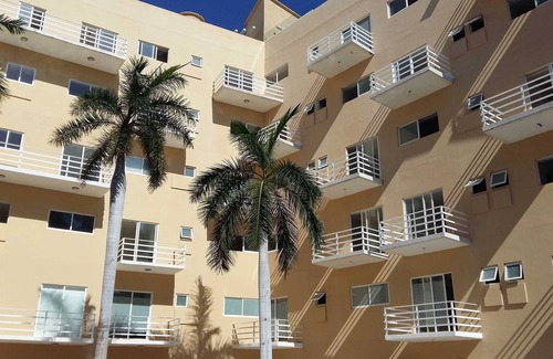 Puente del Mar Apartment | Beautiful and Safe Apartment at Acapulco Diamante