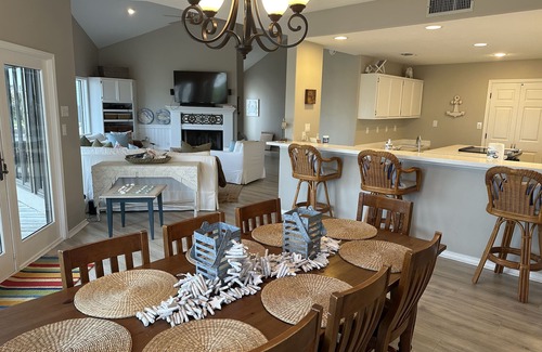 Pirates Beach West House | Beautiful and spacious beach house in exclusive neighborhood- steps from beach.
