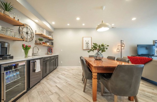Peregrine House | Beautiful and Private Guest Apartment - Close to USAFA & Garden of the Gods!