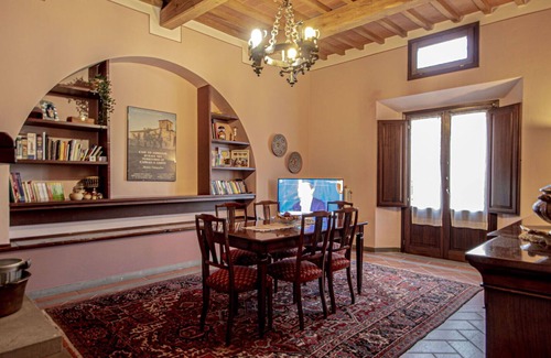 Capraia e Limite Apartment | Beautiful apartment for 8 people with pool, WIFI, TV, terrace and parking