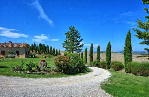 Monteroni d'Arbia Apartment | Beautiful apartment for 5 guests with pool, WIFI, panoramic view and parking, close to Siena