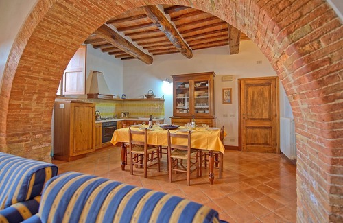 Monteroni d'Arbia Apartment | Beautiful apartment for 7 people with WIFI, pool and parking, close to Siena
