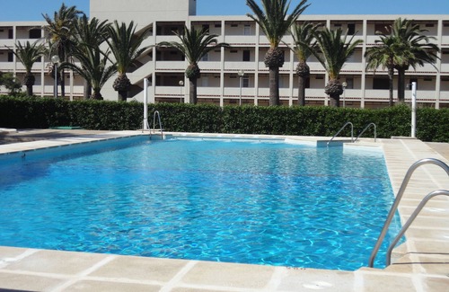 Roquetas de Mar Apartment | Beautiful apartment by the sea with pool