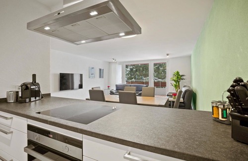 Lenzerheide Apartment | Beautiful apartment for 5 guests with WIFI, pool, TV and balcony